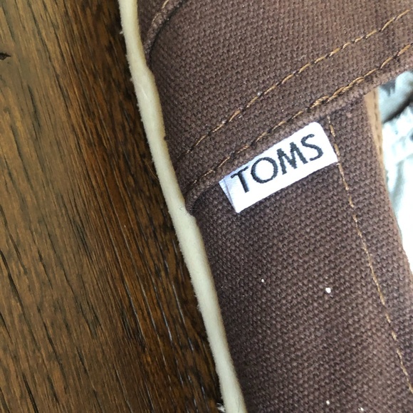 Toms Canvas Shoes - Picture 6 of 8